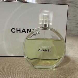CHANEL Chance Eau Fraîche with Light Green Hue